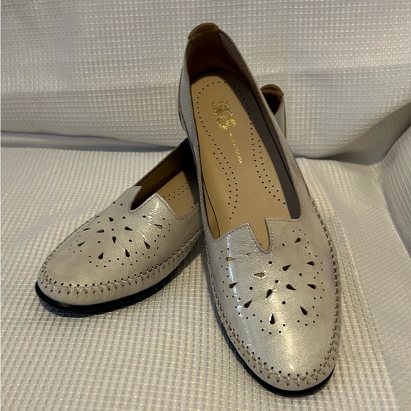 SAS Shoes Sas Beige Sonyo Pumps Heels 85n Perforated Notched